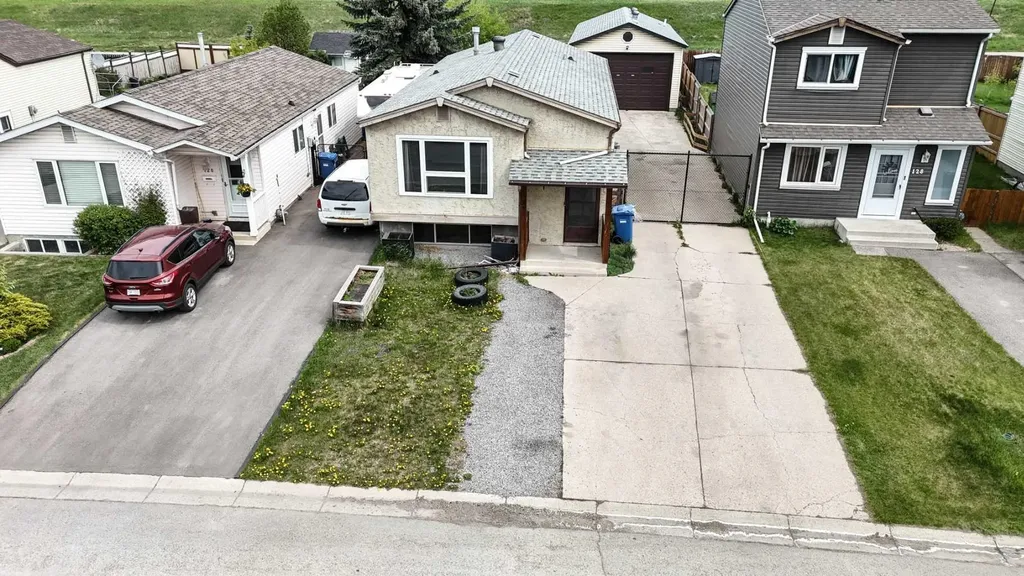 124 Abingdon Way NE Calgary AB T2A 6R8