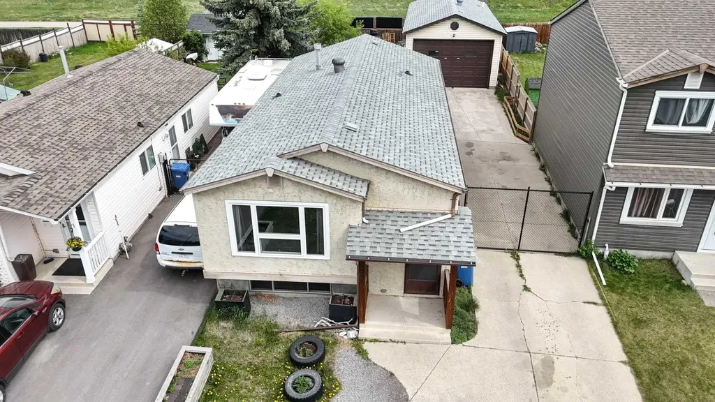 124 Abingdon Way NE Calgary AB T2A 6R8