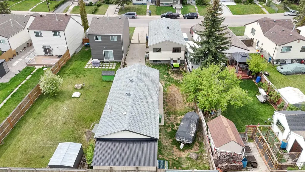 124 Abingdon Way NE Calgary AB T2A 6R8