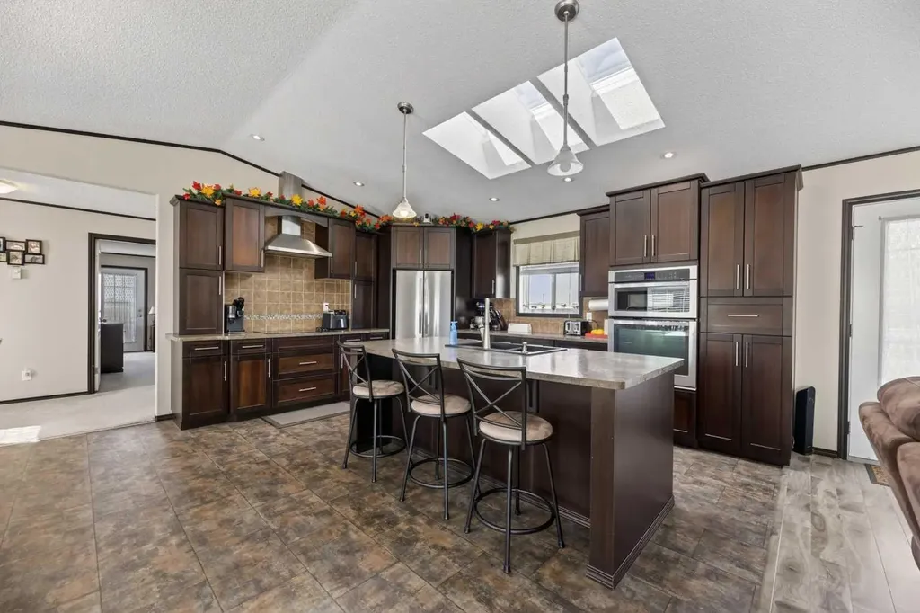 33006 Range Road 290 Rural Mountain View County AB T4H4A1