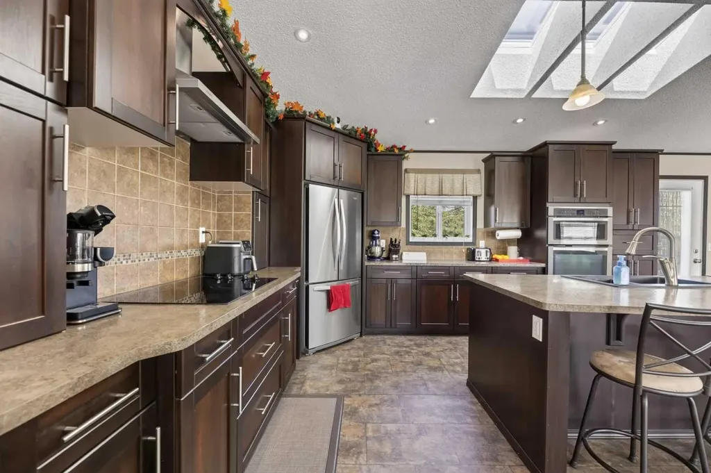 33006 Range Road 290 Rural Mountain View County AB T4H4A1