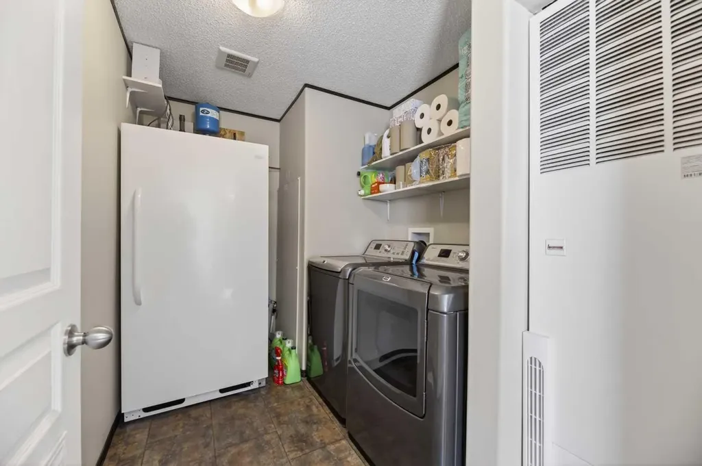 33006 Range Road 290 Rural Mountain View County AB T4H4A1