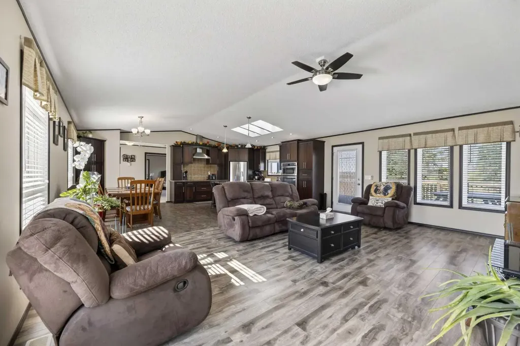 33006 Range Road 290 Rural Mountain View County AB T4H4A1