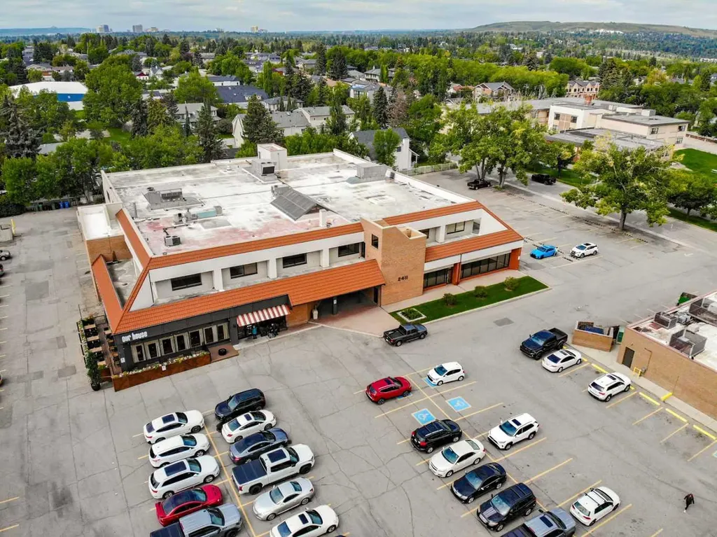 2411 4 Street NW Calgary AB T2M 2Z8