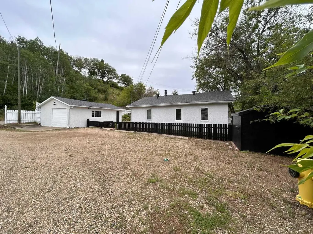 10826 103a Street Peace River AB T8S 1L5