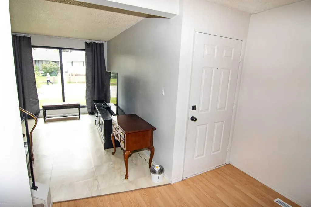 5502 Temple Road NE Calgary AB T1Y 3B2