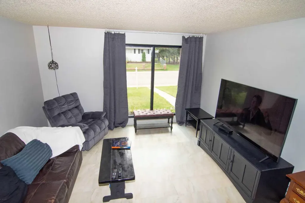 5502 Temple Road NE Calgary AB T1Y 3B2