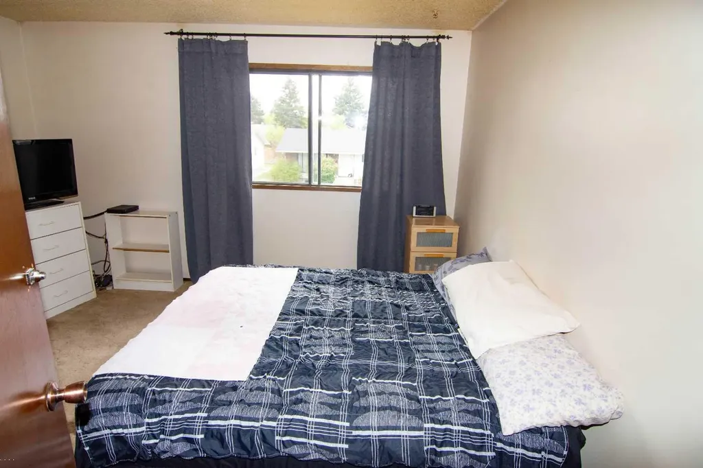 5502 Temple Road NE Calgary AB T1Y 3B2