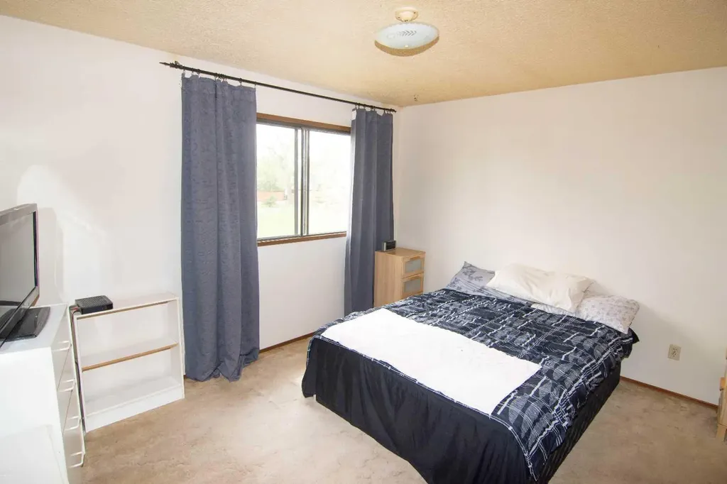 5502 Temple Road NE Calgary AB T1Y 3B2