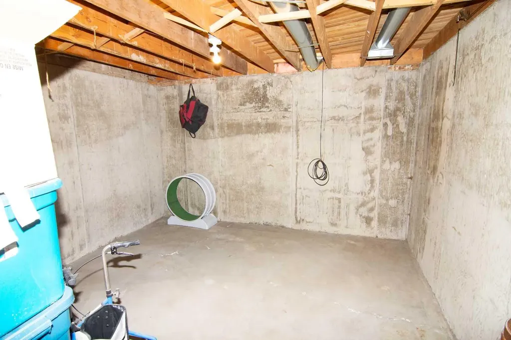 5502 Temple Road NE Calgary AB T1Y 3B2