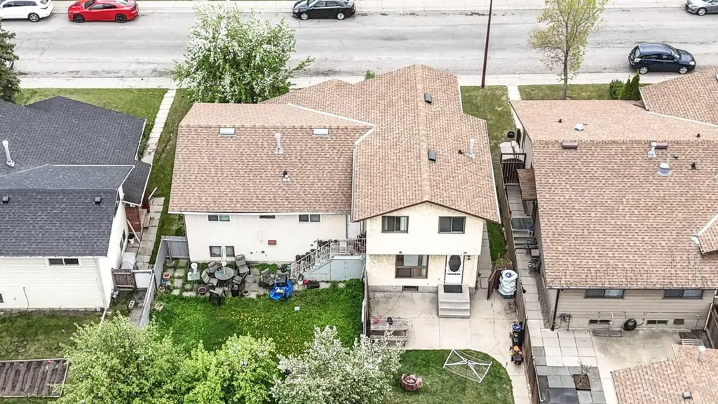 5502 Temple Road NE Calgary AB T1Y 3B2