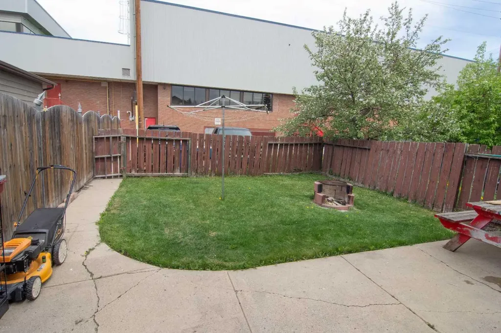 5502 Temple Road NE Calgary AB T1Y 3B2