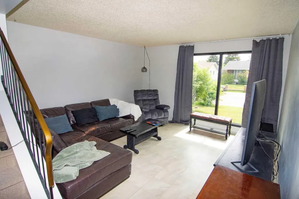 5502 Temple Road NE Calgary AB T1Y 3B2