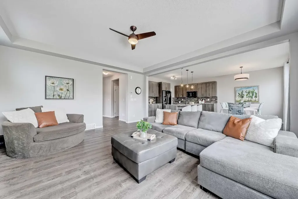 1 Osborne Common SW Airdrie AB T4B 5E3