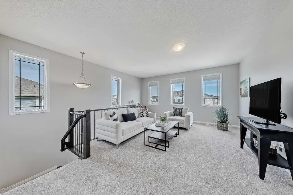 1 Osborne Common SW Airdrie AB T4B 5E3