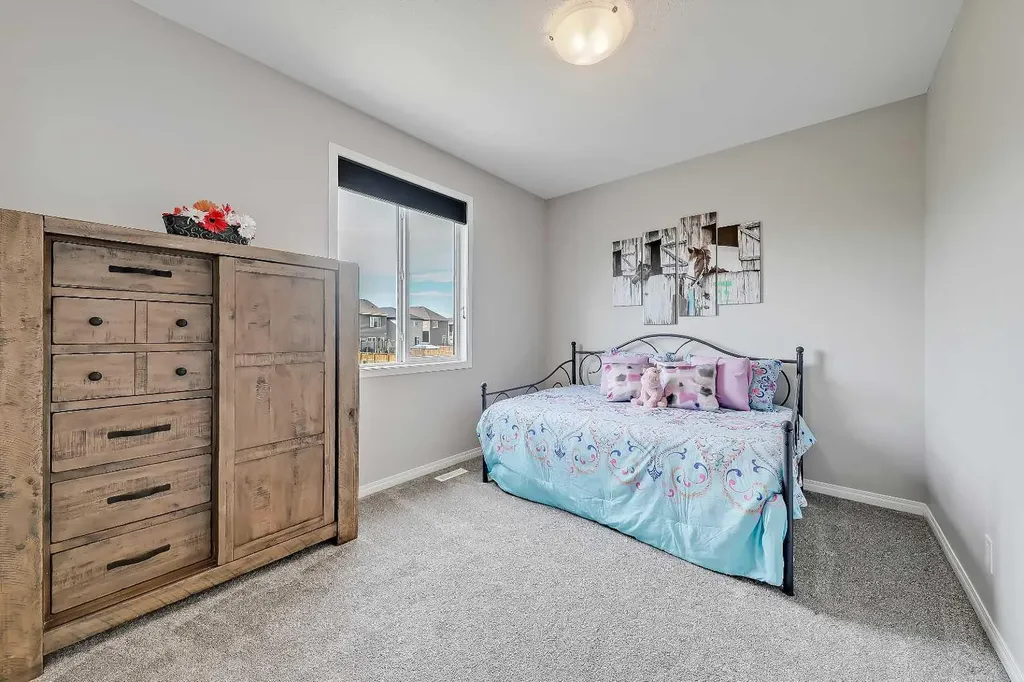 1 Osborne Common SW Airdrie AB T4B 5E3