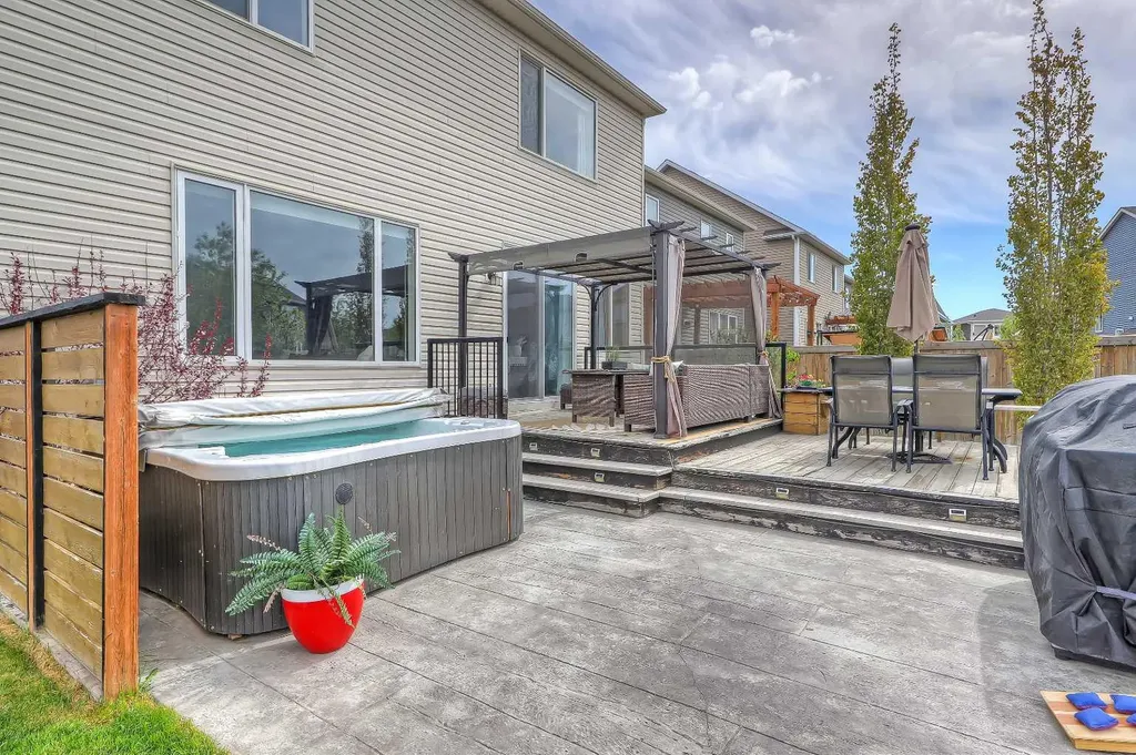 1 Osborne Common SW Airdrie AB T4B 5E3