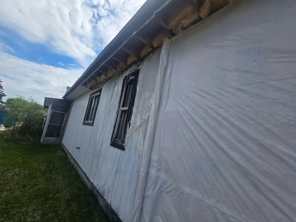 630 53rd Street Edson AB T7E1K4
