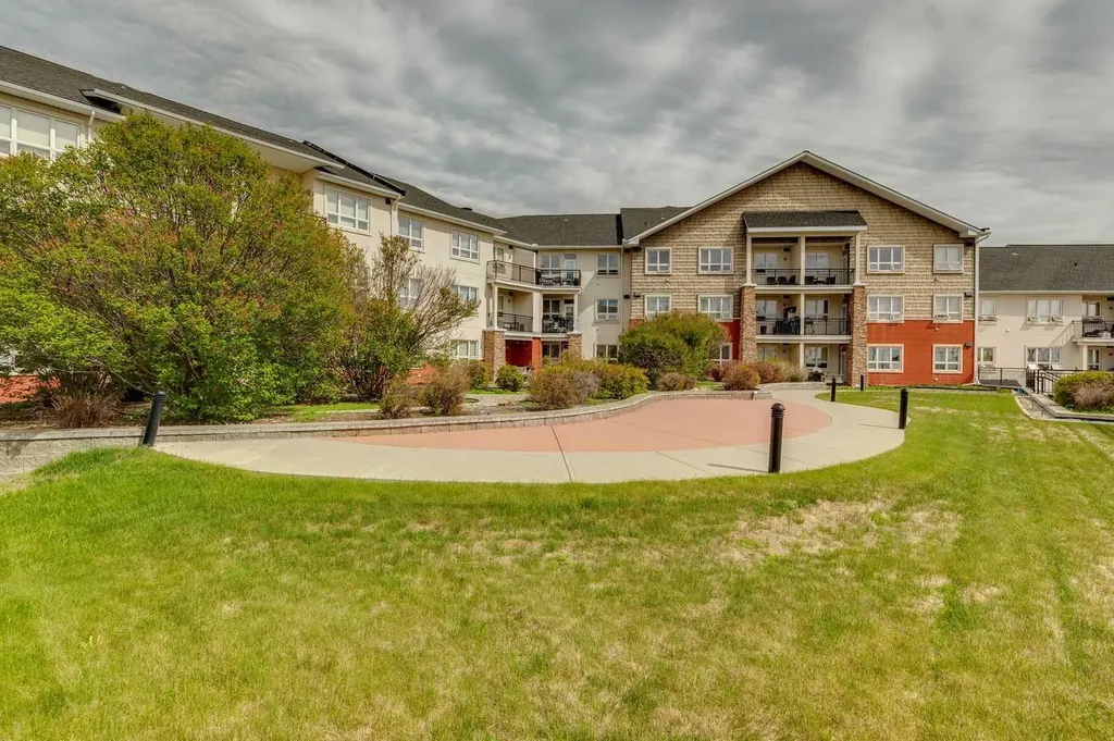 26 Val Gardena View SW Calgary AB T3H5Z5