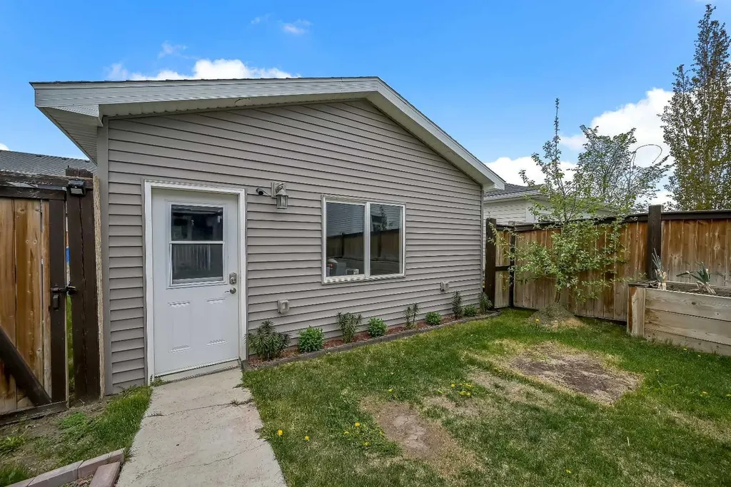 232 Vista Drive Crossfield AB T0M 0S0