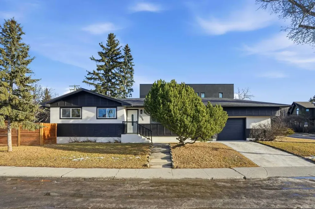 2004 18 Street NW Calgary AB T2M 3T1