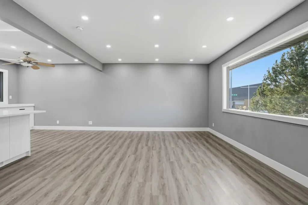 2004 18 Street NW Calgary AB T2M 3T1
