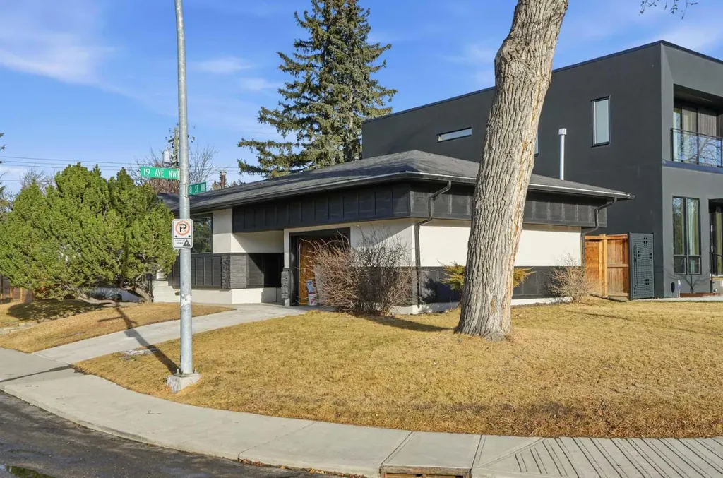 2004 18 Street NW Calgary AB T2M 3T1