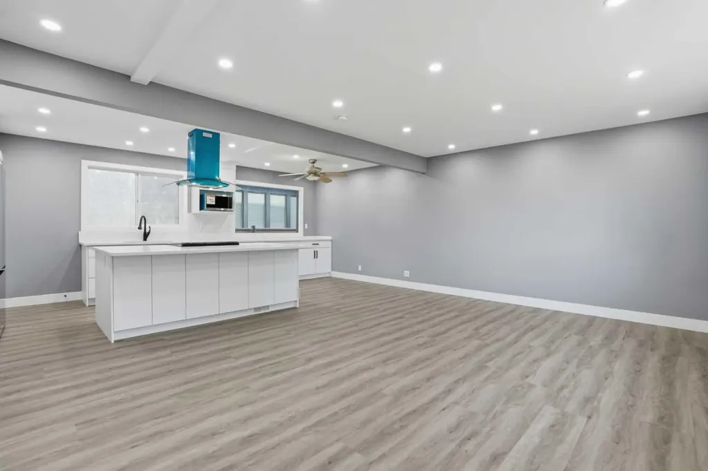 2004 18 Street NW Calgary AB T2M 3T1
