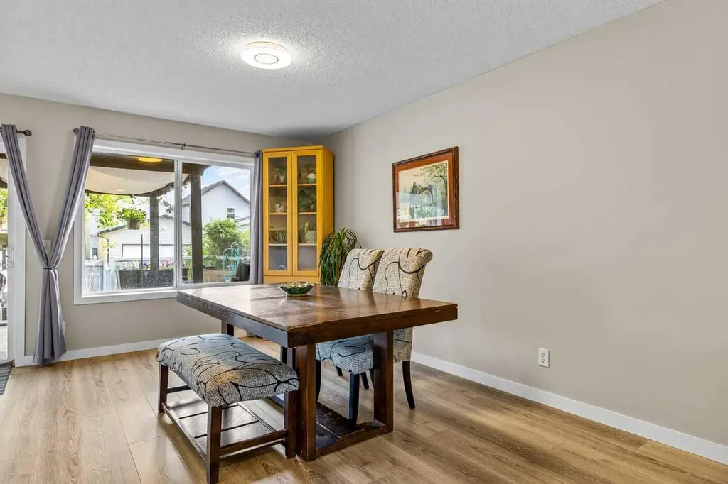 65 Prestwick Heights SE Calgary AB T2Z 4H8
