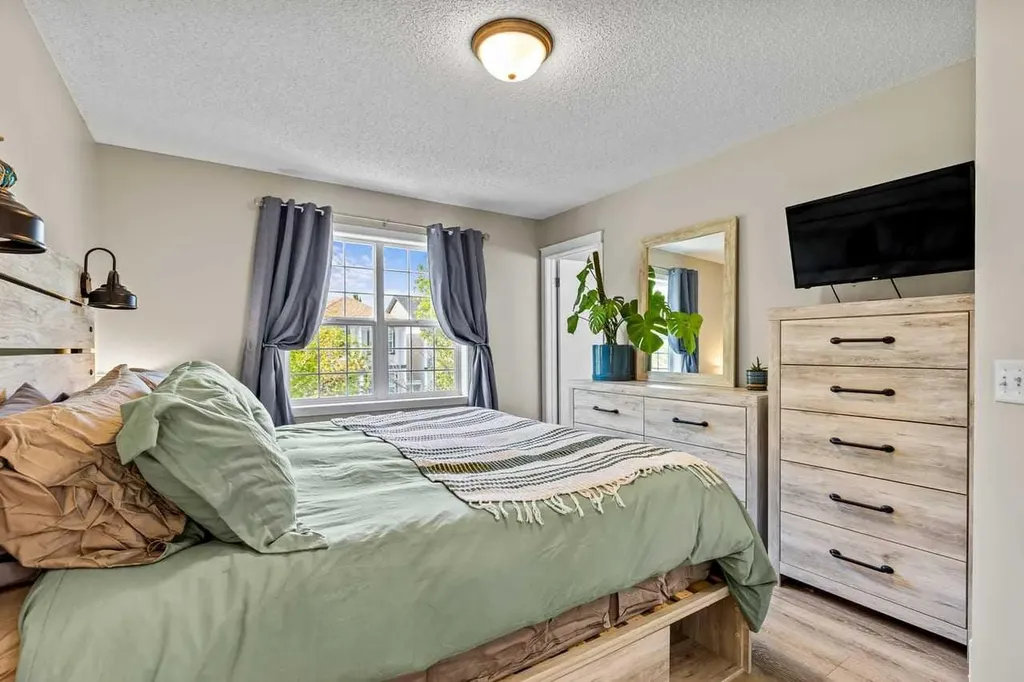 65 Prestwick Heights SE Calgary AB T2Z 4H8