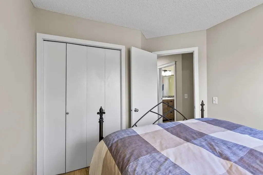 65 Prestwick Heights SE Calgary AB T2Z 4H8