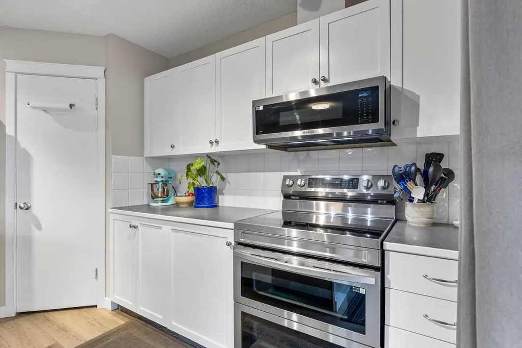 65 Prestwick Heights SE Calgary AB T2Z 4H8