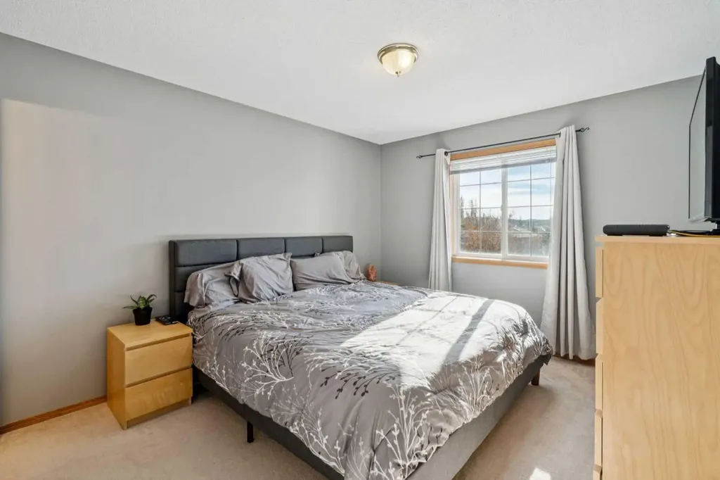 56 West Terrace Road Cochrane AB T4C 1S5