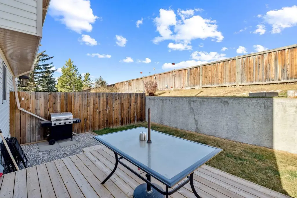 56 West Terrace Road Cochrane AB T4C 1S5