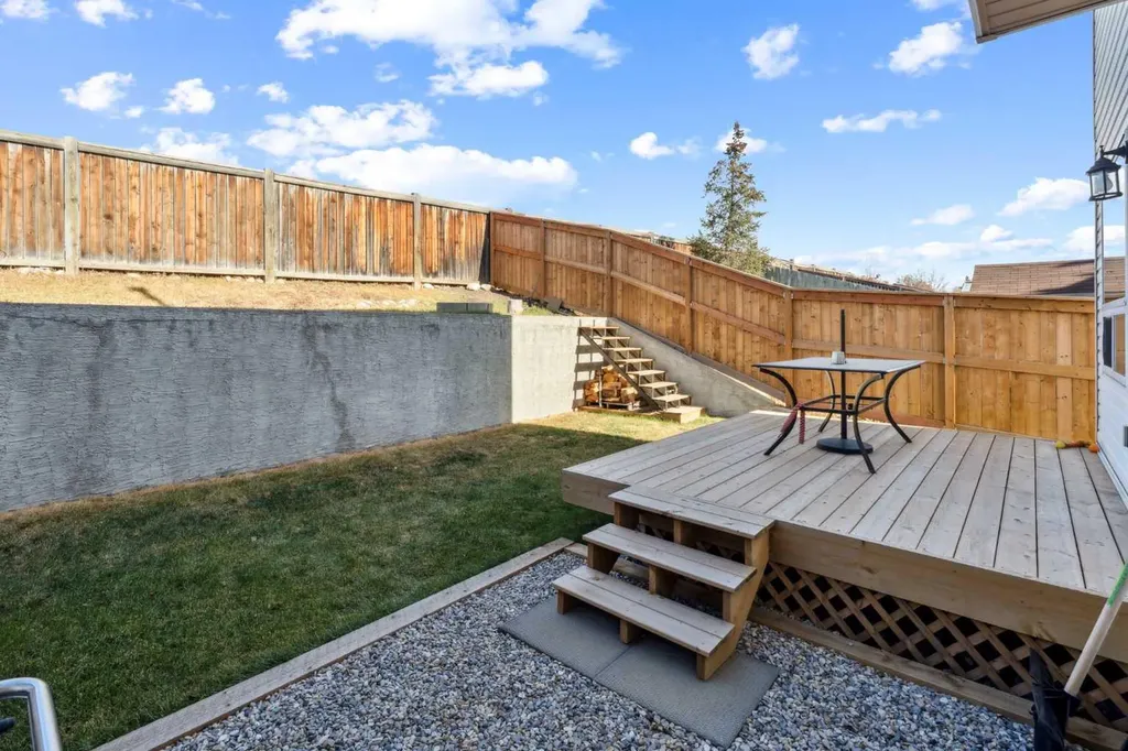 56 West Terrace Road Cochrane AB T4C 1S5