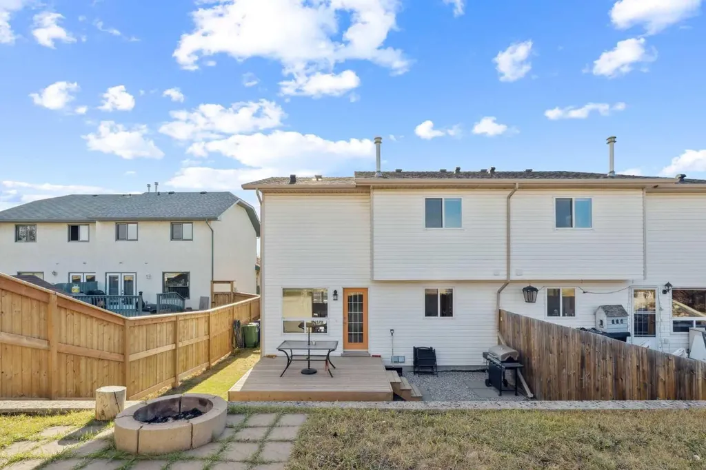 56 West Terrace Road Cochrane AB T4C 1S5