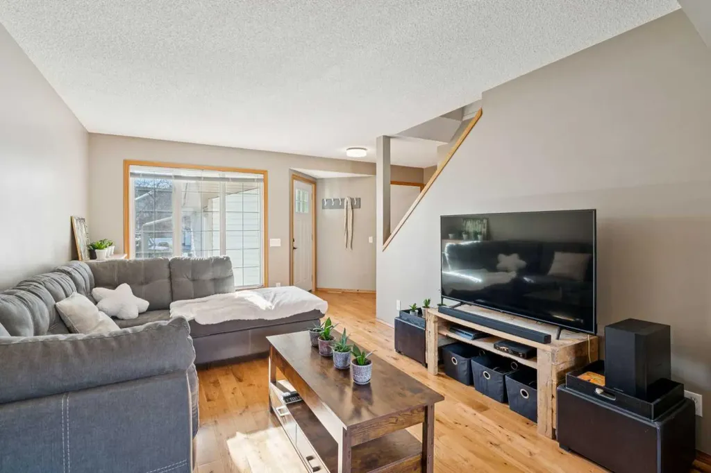 56 West Terrace Road Cochrane AB T4C 1S5