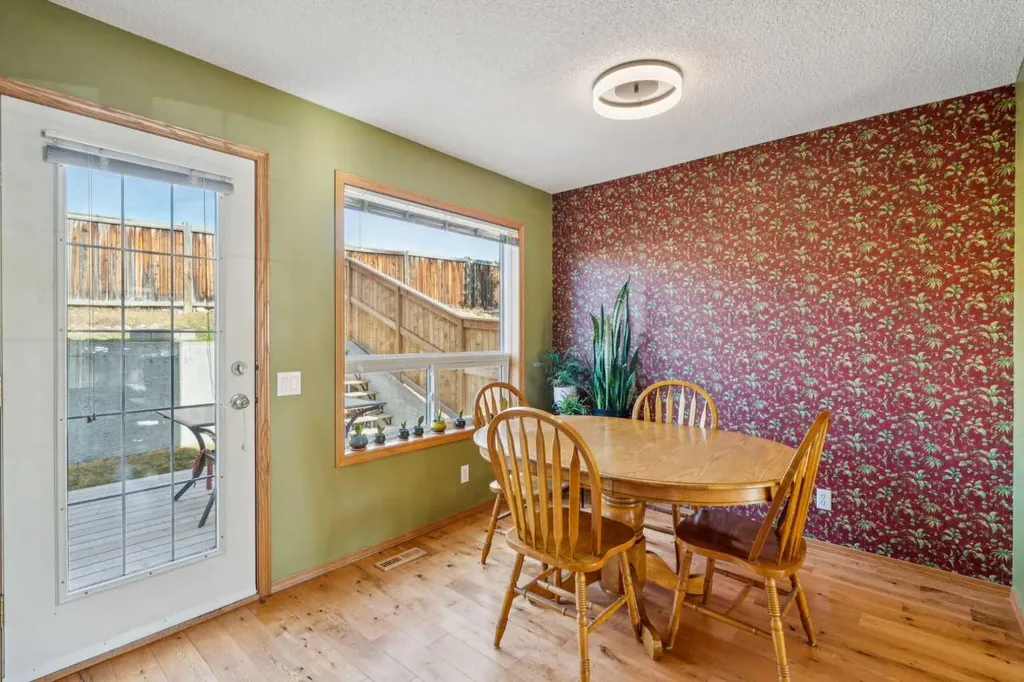 56 West Terrace Road Cochrane AB T4C 1S5