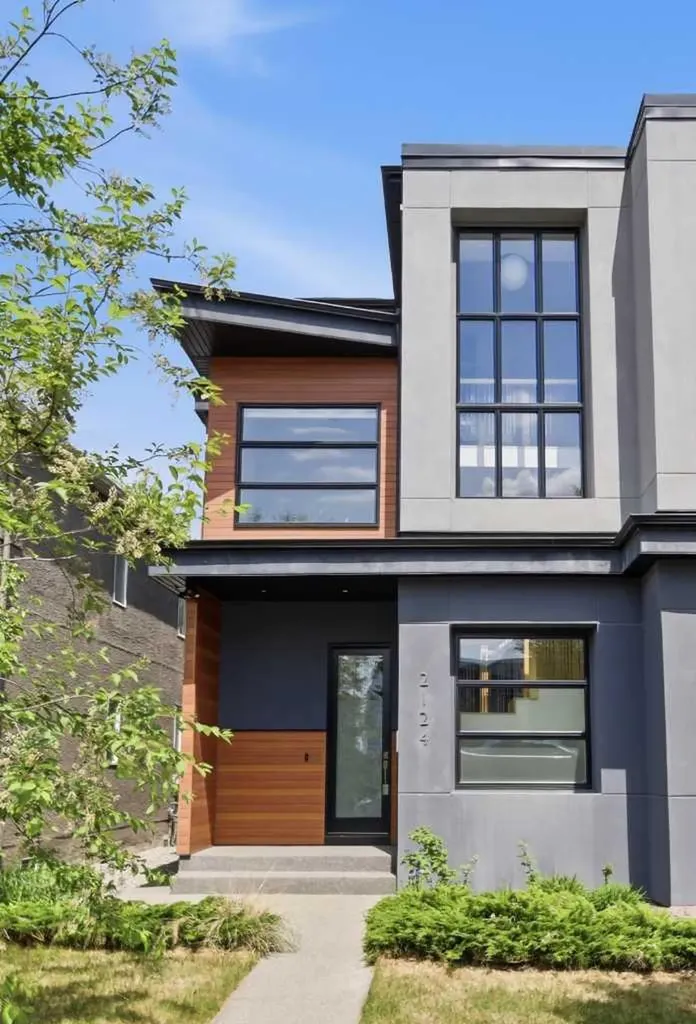 2124 32 Avenue SW Calgary AB T2T 1W8