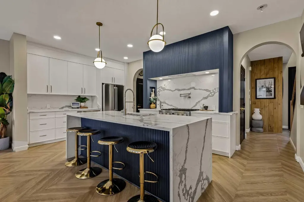 322 Creekstone Way SW Calgary AB T2X 4E3