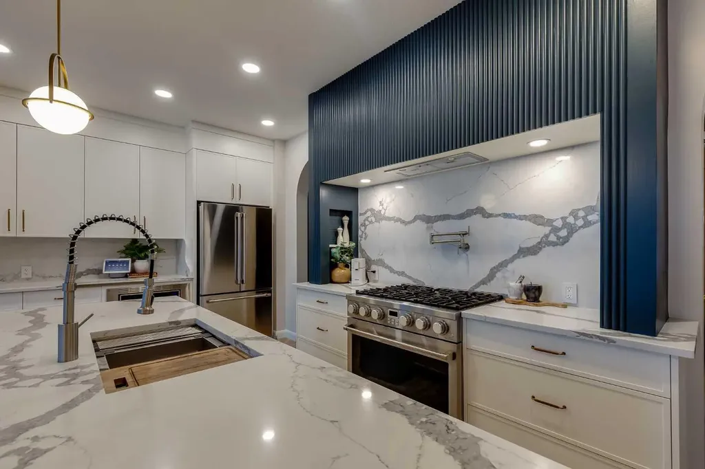 322 Creekstone Way SW Calgary AB T2X 4E3