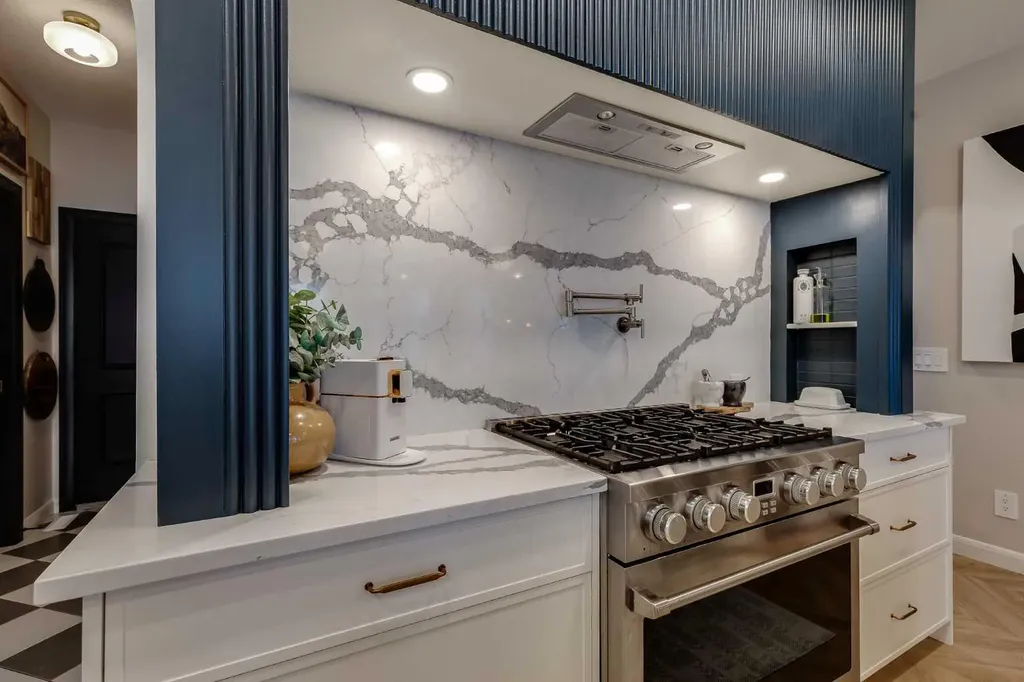 322 Creekstone Way SW Calgary AB T2X 4E3