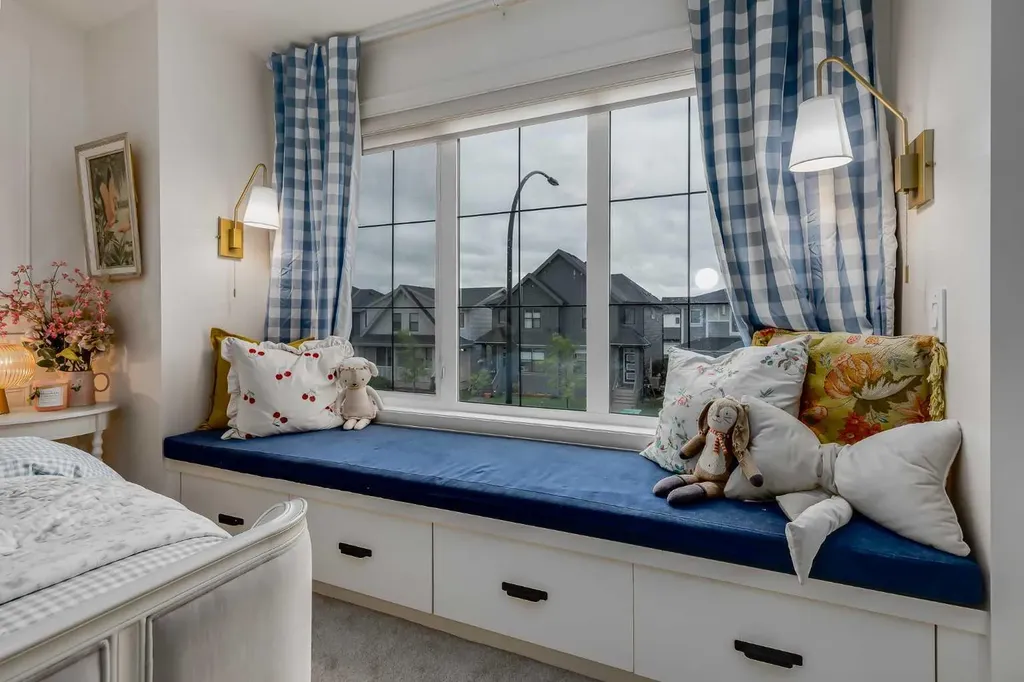 322 Creekstone Way SW Calgary AB T2X 4E3