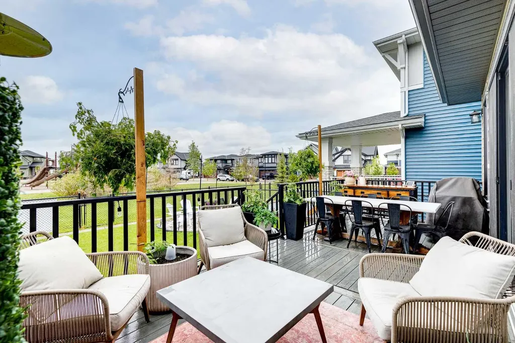322 Creekstone Way SW Calgary AB T2X 4E3