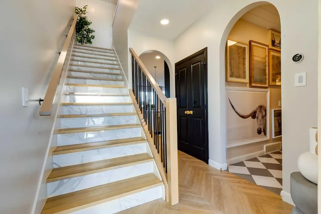 322 Creekstone Way SW Calgary AB T2X 4E3