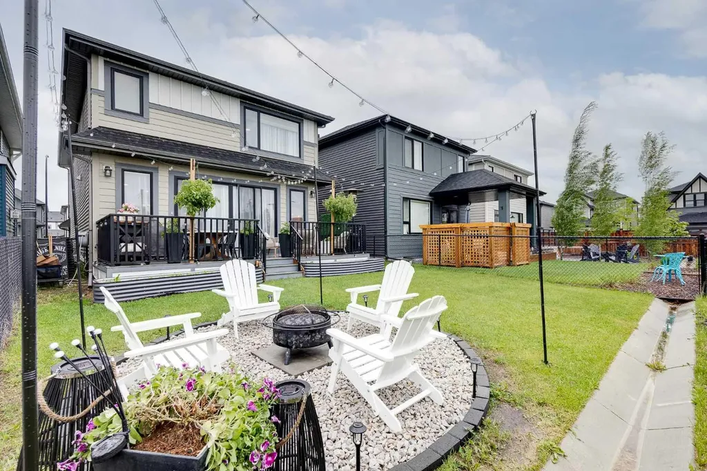 322 Creekstone Way SW Calgary AB T2X 4E3
