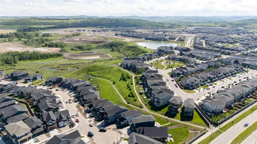 322 Creekstone Way SW Calgary AB T2X 4E3