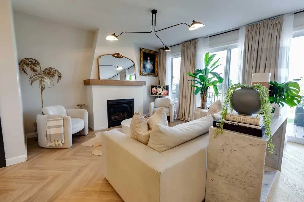 322 Creekstone Way SW Calgary AB T2X 4E3