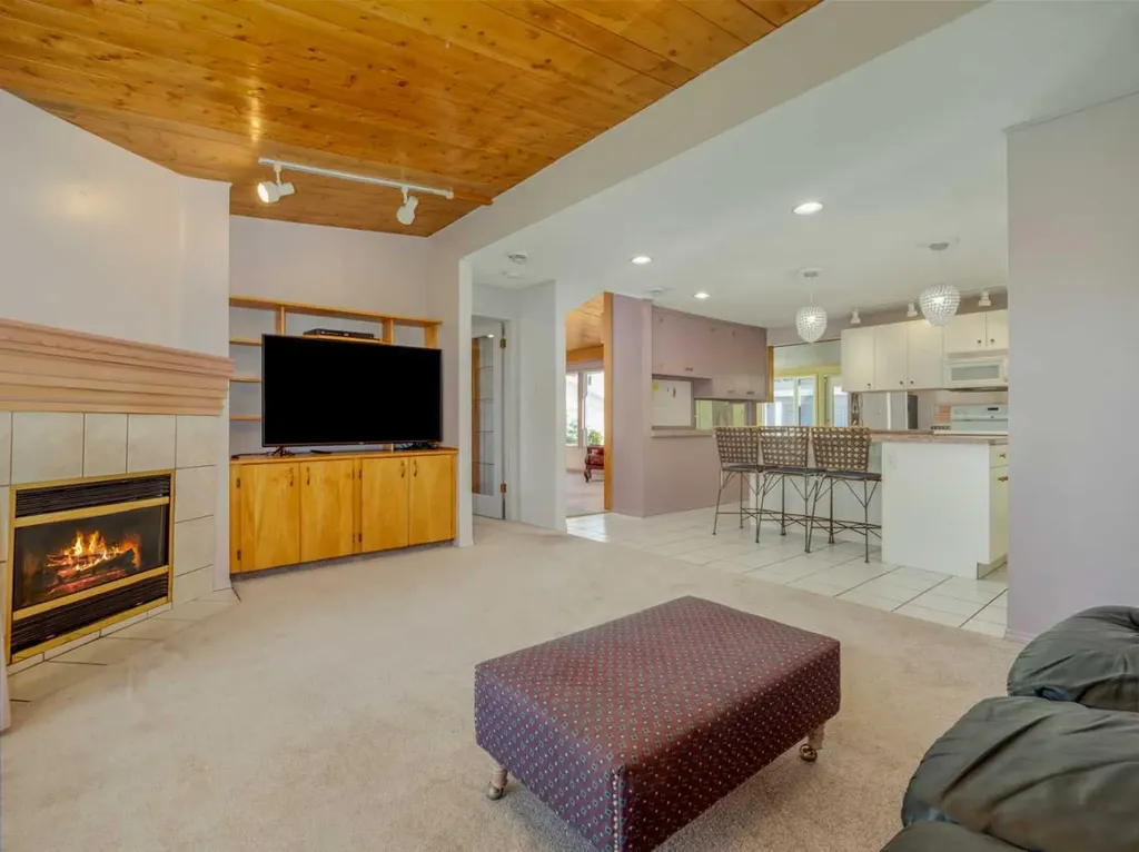 613 30 Street S Lethbridge AB T1J 3V2