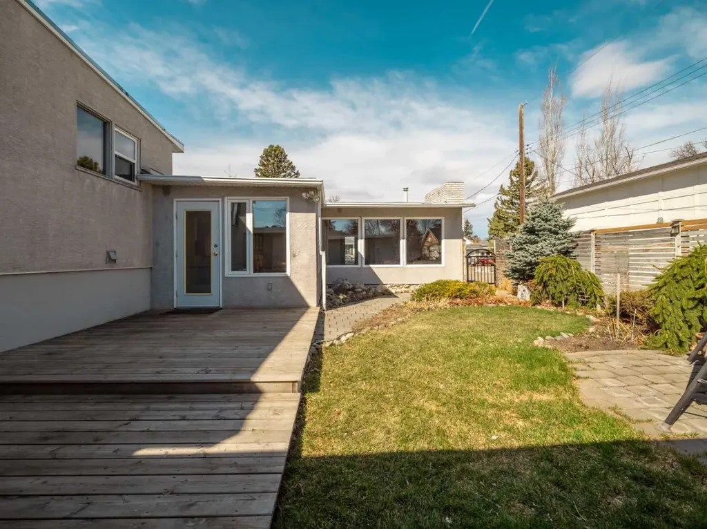 613 30 Street S Lethbridge AB T1J 3V2